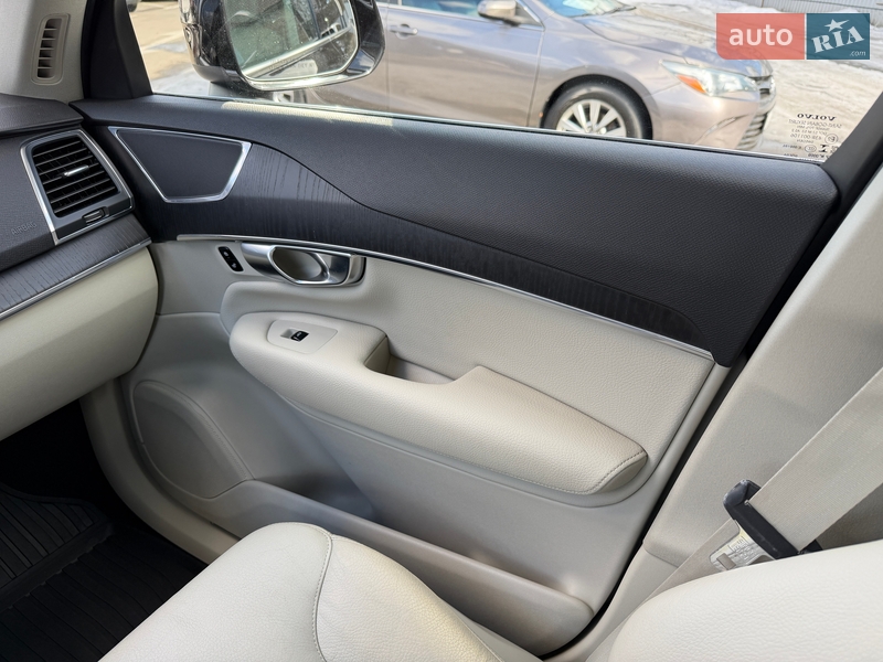 Внедорожник / Кроссовер Volvo XC90 2019 в Киеве