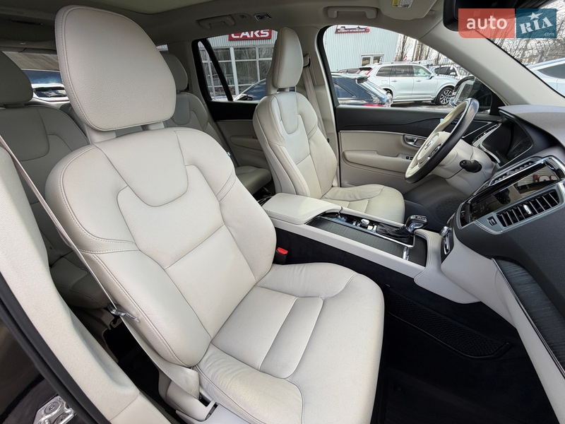 Внедорожник / Кроссовер Volvo XC90 2019 в Киеве