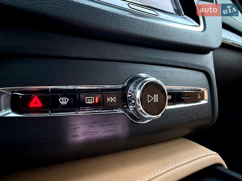 Внедорожник / Кроссовер Volvo XC90 2024 в Киеве