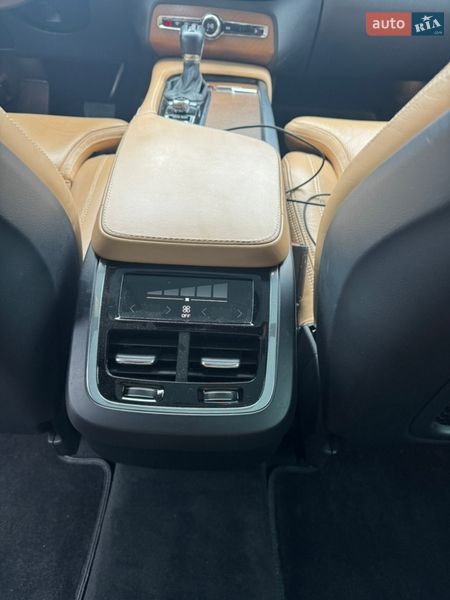 Внедорожник / Кроссовер Volvo XC90 2016 в Черновцах