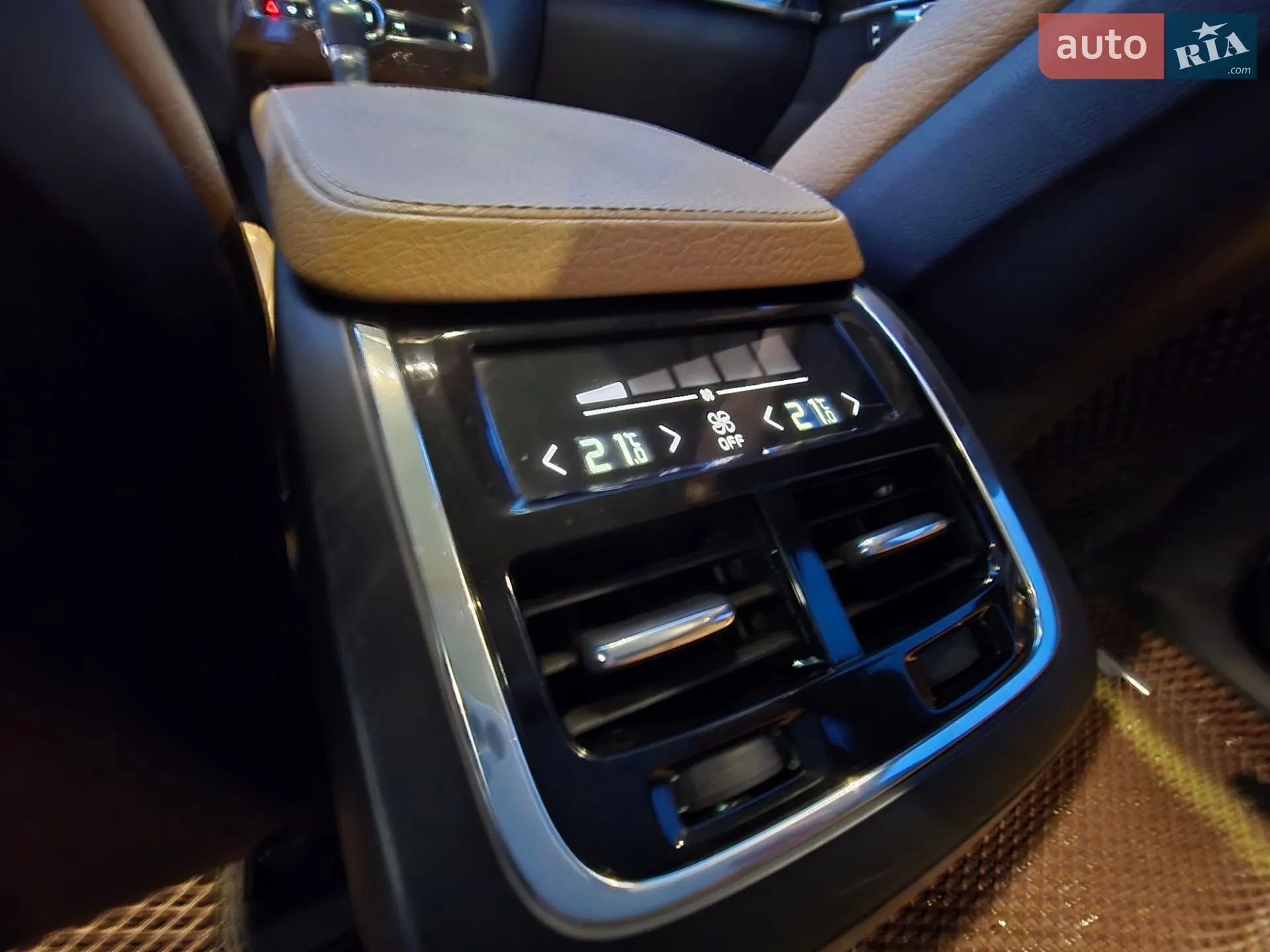 2016 Volvo XC90 - мініатюра 7