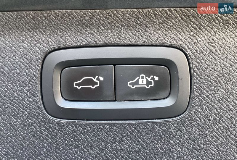 Внедорожник / Кроссовер Volvo XC90 2017 в Львове