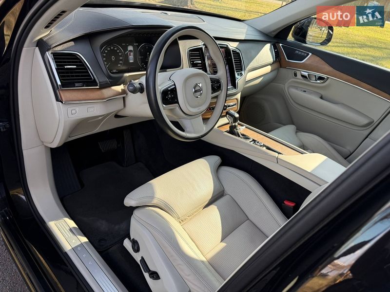 Внедорожник / Кроссовер Volvo XC90 2015 в Шостке