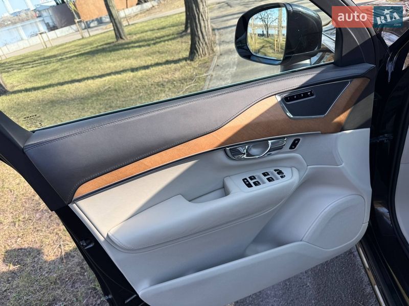 Внедорожник / Кроссовер Volvo XC90 2015 в Шостке