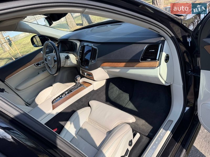 Внедорожник / Кроссовер Volvo XC90 2015 в Шостке