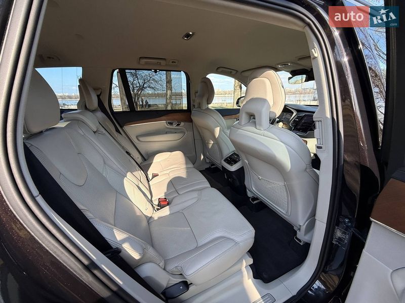 Внедорожник / Кроссовер Volvo XC90 2015 в Шостке