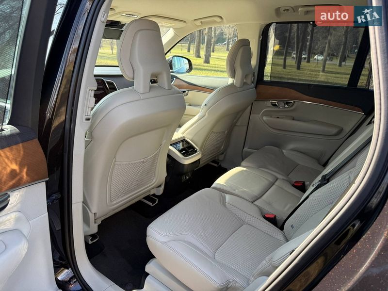 Внедорожник / Кроссовер Volvo XC90 2015 в Шостке