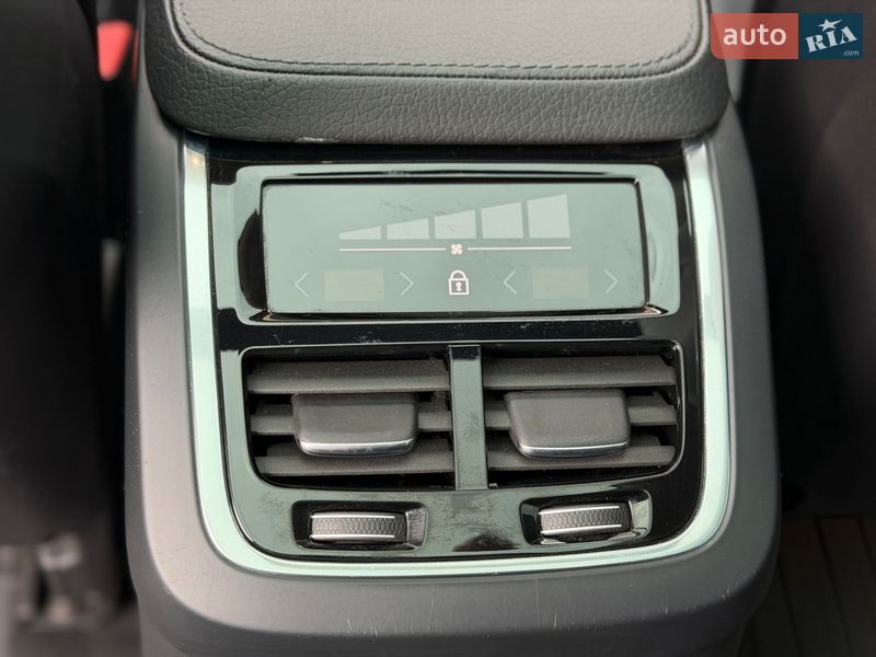 Внедорожник / Кроссовер Volvo XC90 2020 в Киеве фото 31 Внедорожник / Кроссовер Volvo XC90 2020 в Киеве