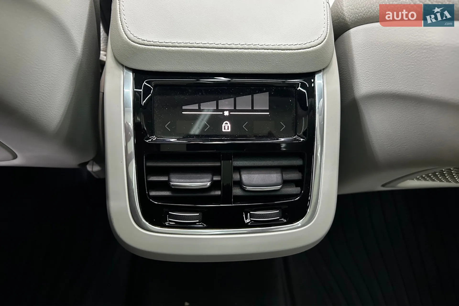2023 Volvo XC90 - мініатюра 26