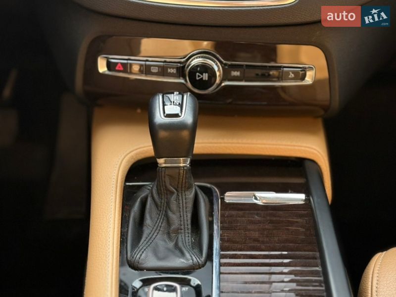 Позашляховик / Кросовер Volvo XC90 2015 в Рівному