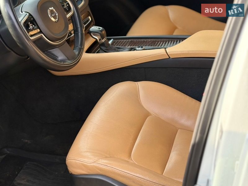 Позашляховик / Кросовер Volvo XC90 2015 в Рівному