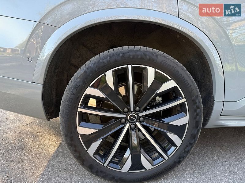 Внедорожник / Кроссовер Volvo XC90 2025 в Киеве