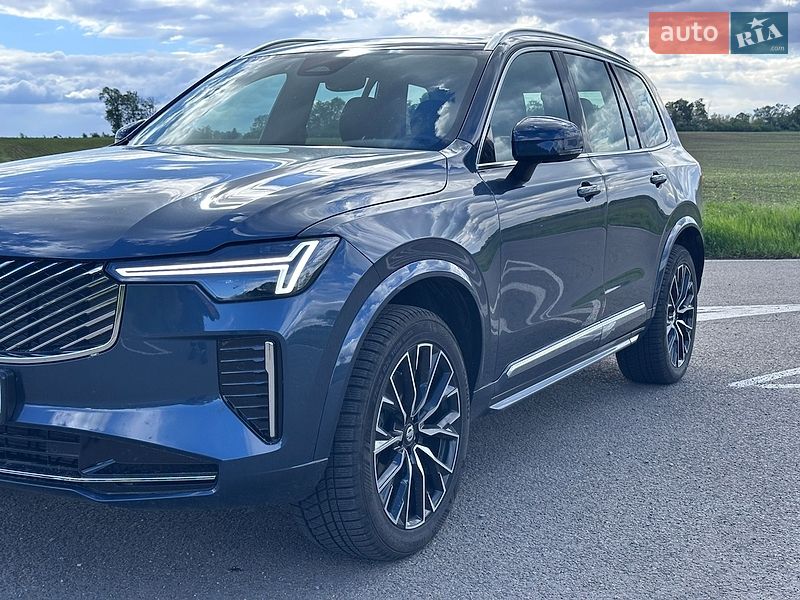 Внедорожник / Кроссовер Volvo XC90 2025 в Киеве