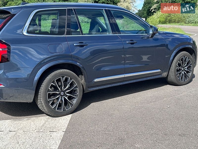 Внедорожник / Кроссовер Volvo XC90 2025 в Киеве