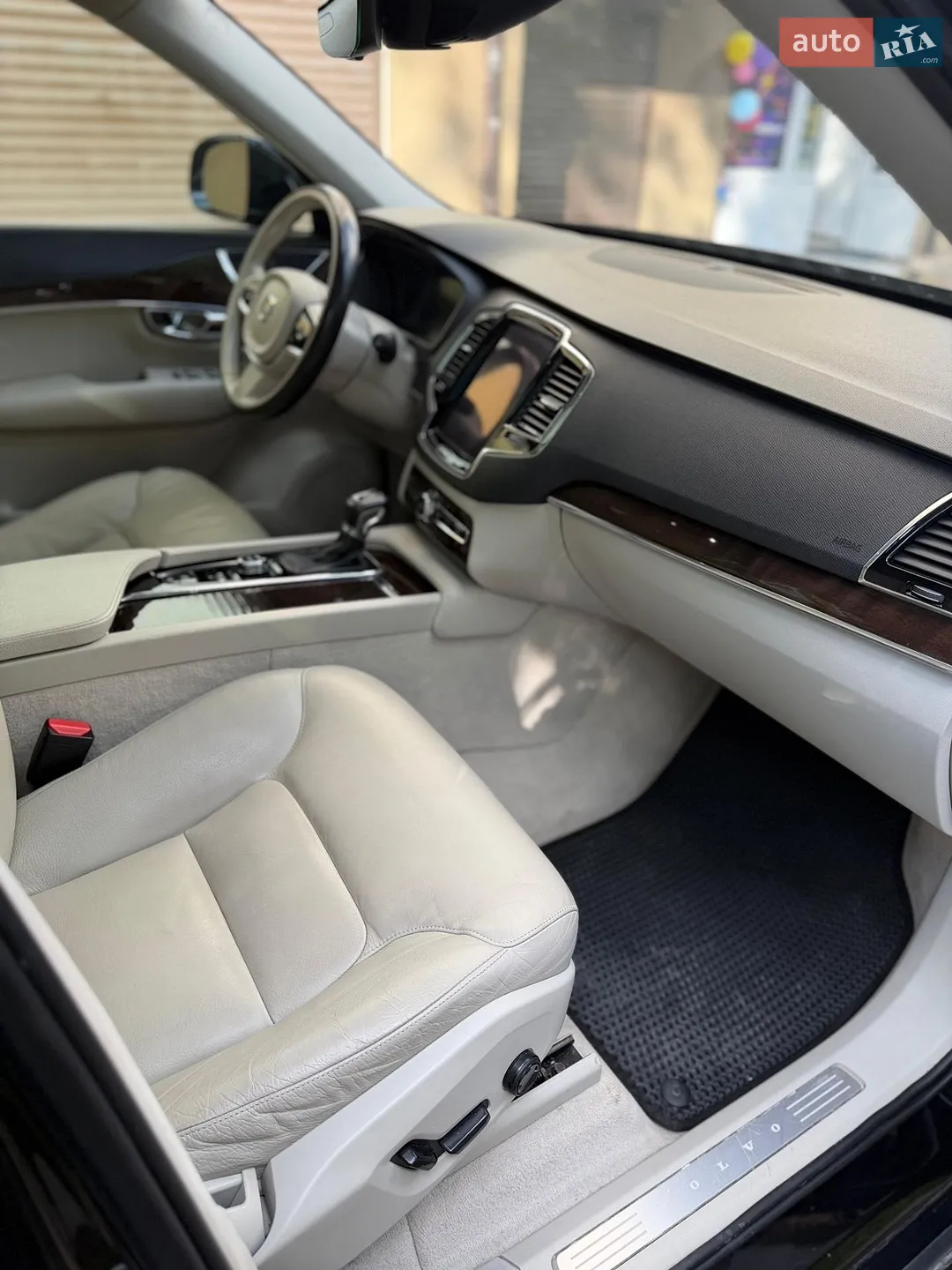 2015 Volvo XC90 - мініатюра 16
