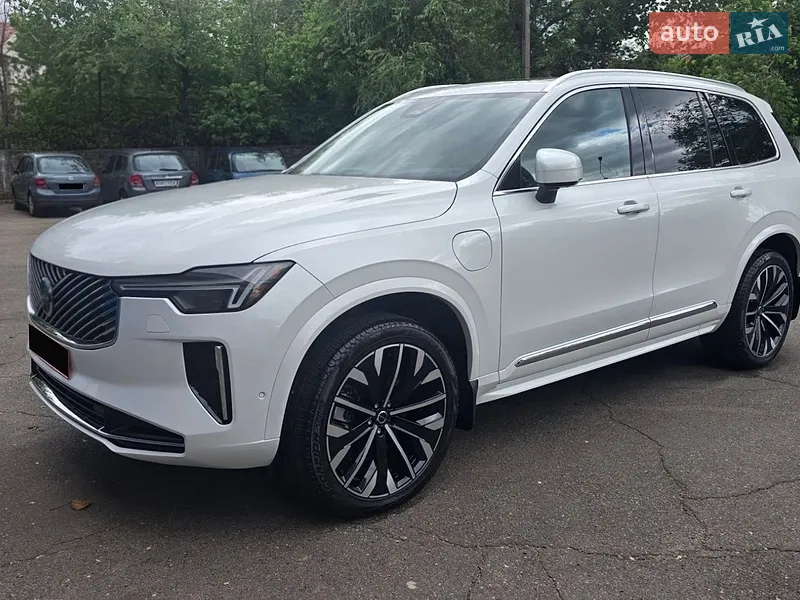 Volvo XC90 2025