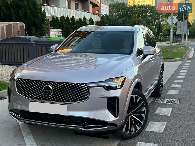 Volvo XC90 2025