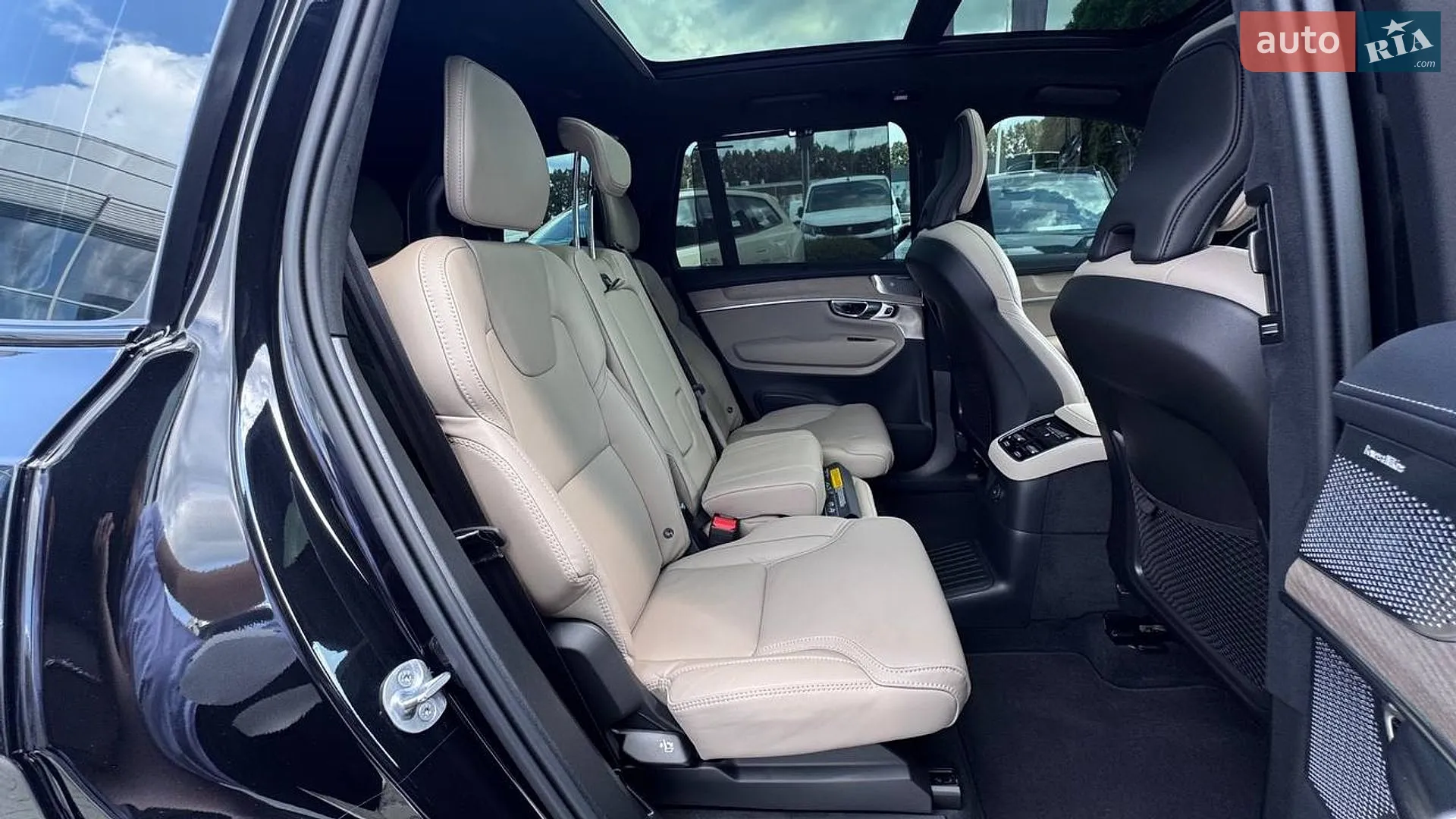 2025 Volvo XC90 - мініатюра 31