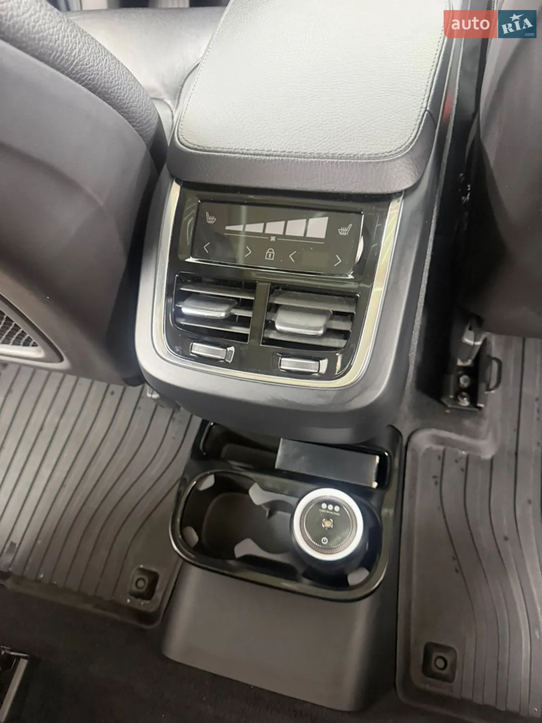 2022 Volvo XC90 - мініатюра 9