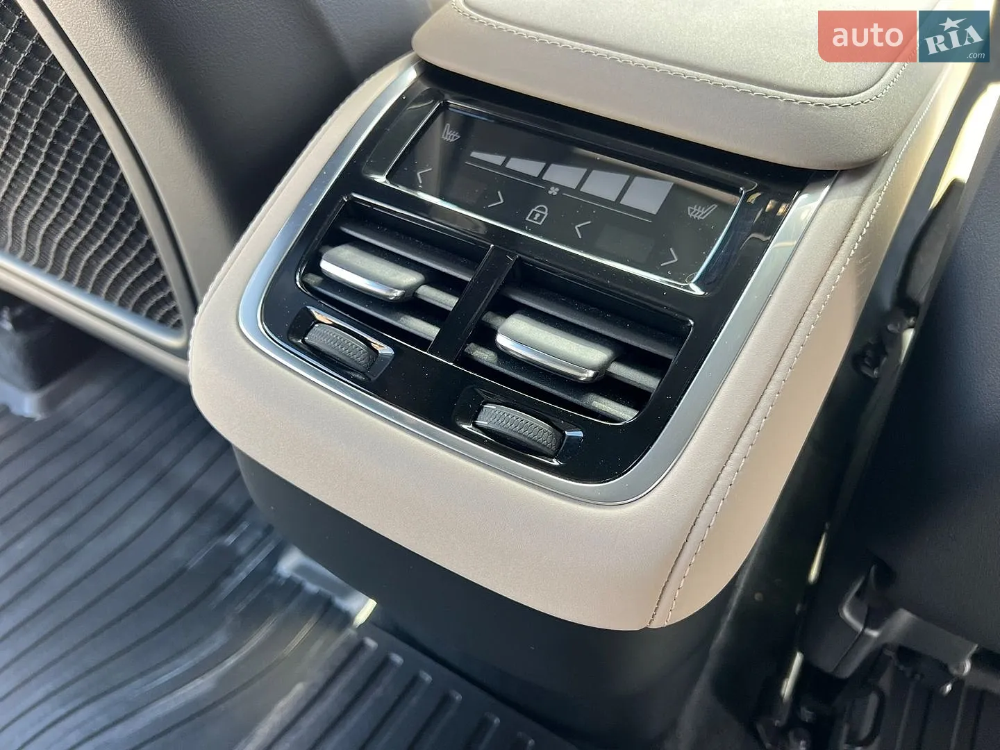 2025 Volvo XC90 - мініатюра 38