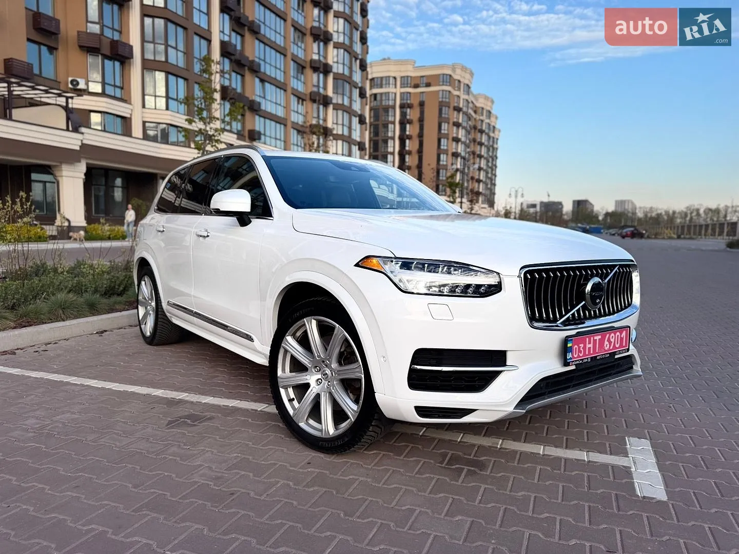 2017 Volvo XC90 - мініатюра 8