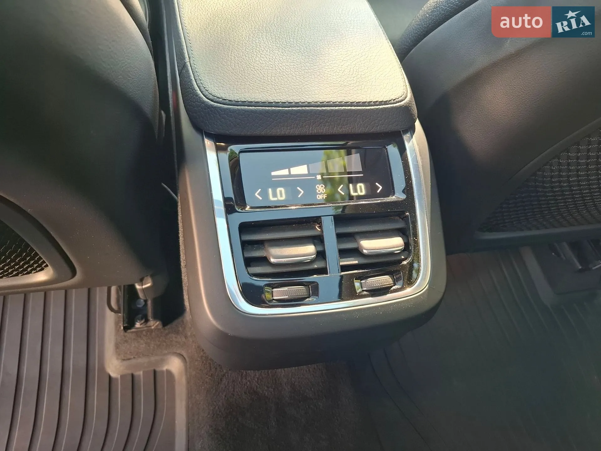 2016 Volvo XC90 - мініатюра 16
