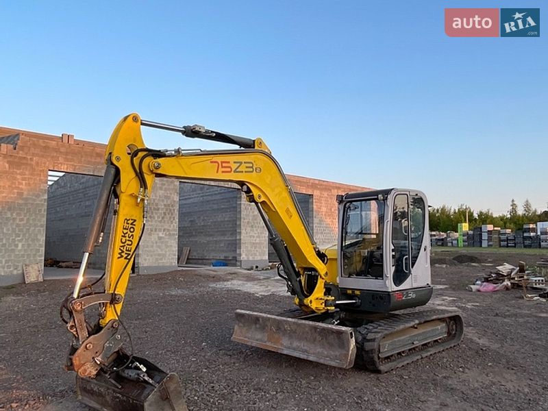 Міні-екскаватор Wacker Neuson 2014 в Дубні