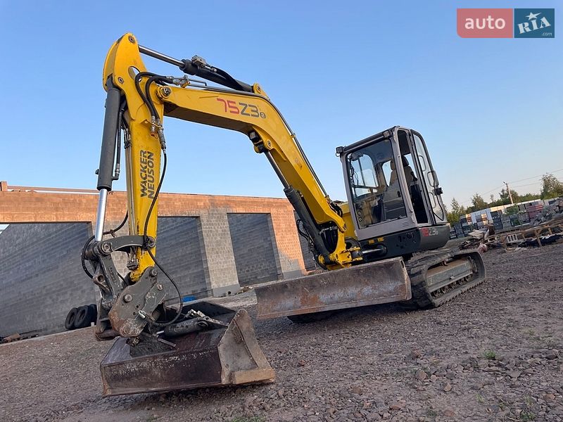 Міні-екскаватор Wacker Neuson 2014 в Дубні