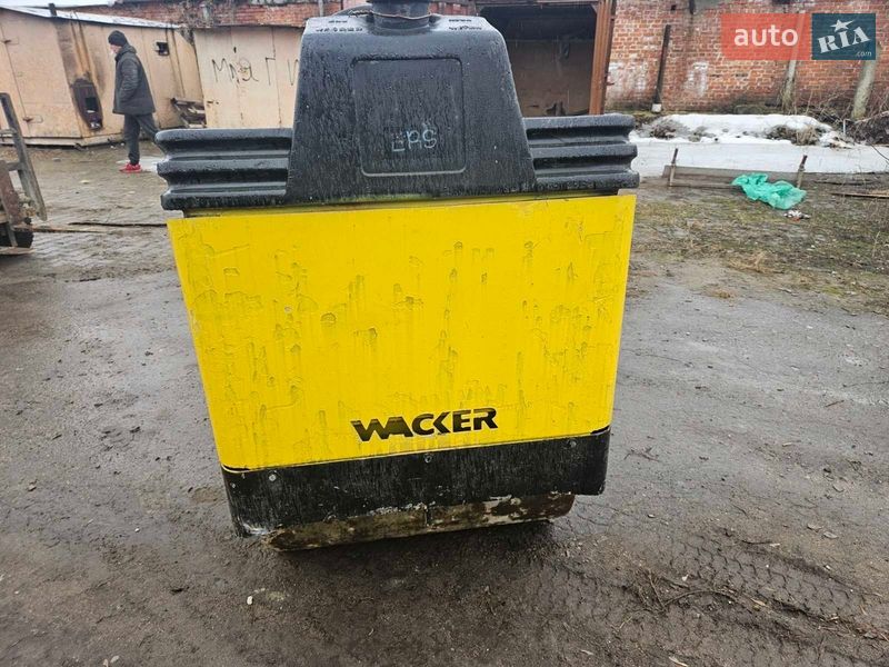 Дорожній каток Wacker RD 2011 в Сумах