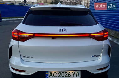 Седан Weltmeister EX5-Z 2020 в 