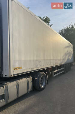 Ізотермічна будка Wielton NS34 2007 в Києві