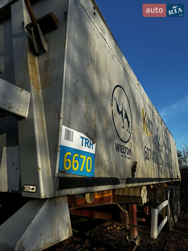 Самоскид напівпричіп Wielton NW 2007 в Вузловому