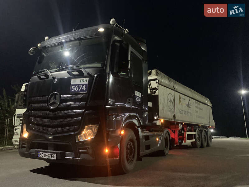 Самоскид напівпричіп Wielton NW 2007 в Вузловому