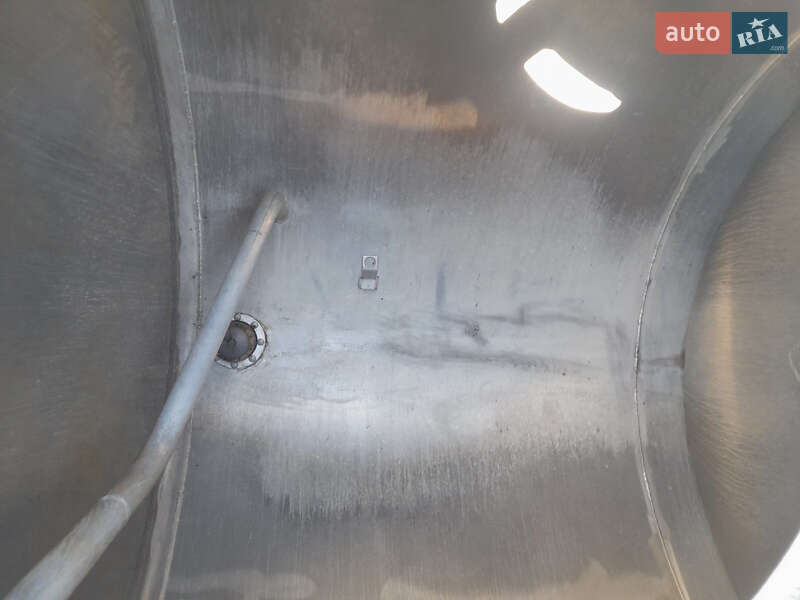 Цистерна полуприцеп Willig Sana 1993 в Львове