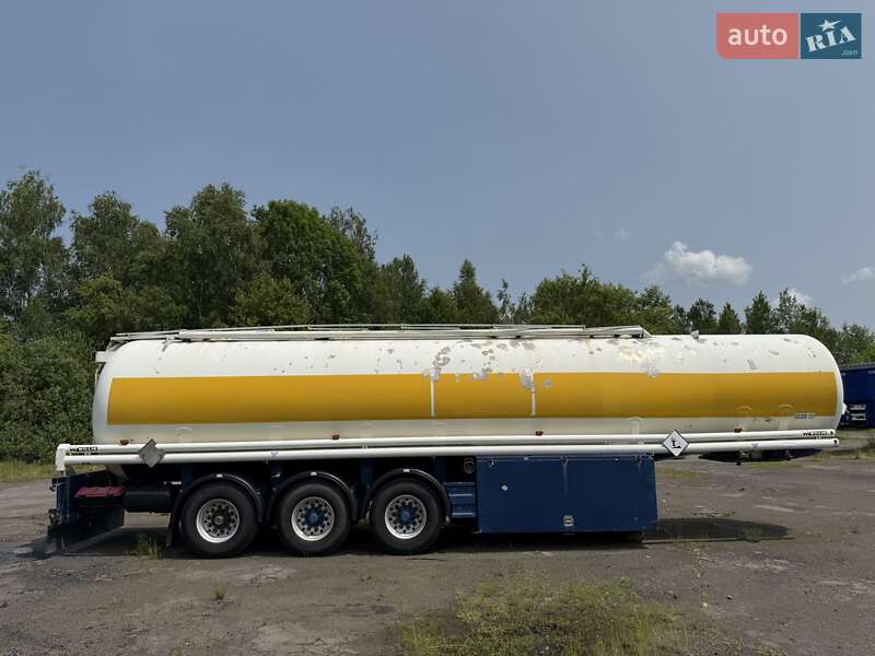 Цистерна полуприцеп Willig Sana 1997 в Хусте