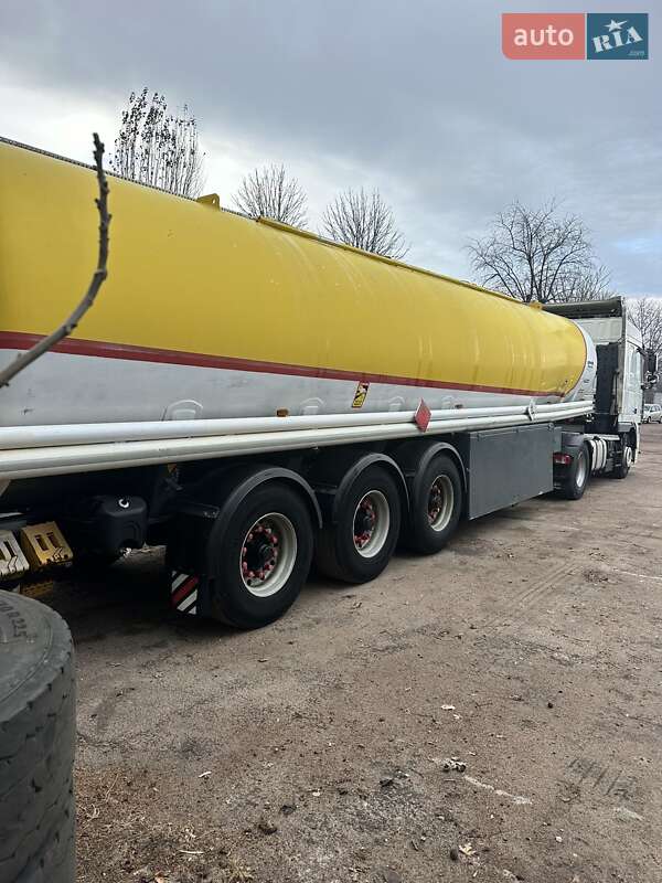 Цистерна напівпричіп Willig Sanz 2000 в Черкасах