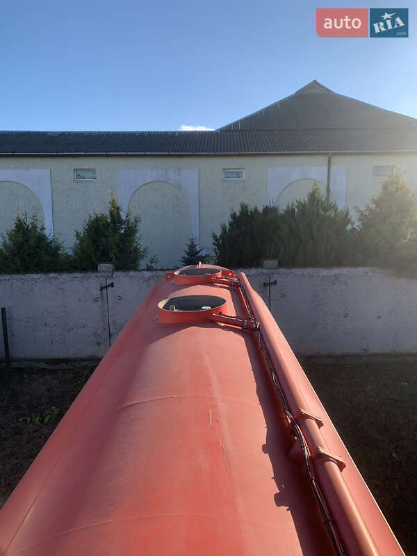 Цистерна напівпричіп Willig Sanz 2001 в Тернополі