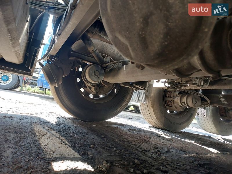 Цистерна напівпричіп Willig Turbud 2010 в Рівному