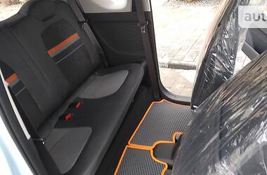 Хэтчбек Wuling HG Mini EV 2021 в 