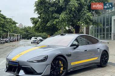 Седан Xiaomi SU7 Ultra 2025 в Киеве