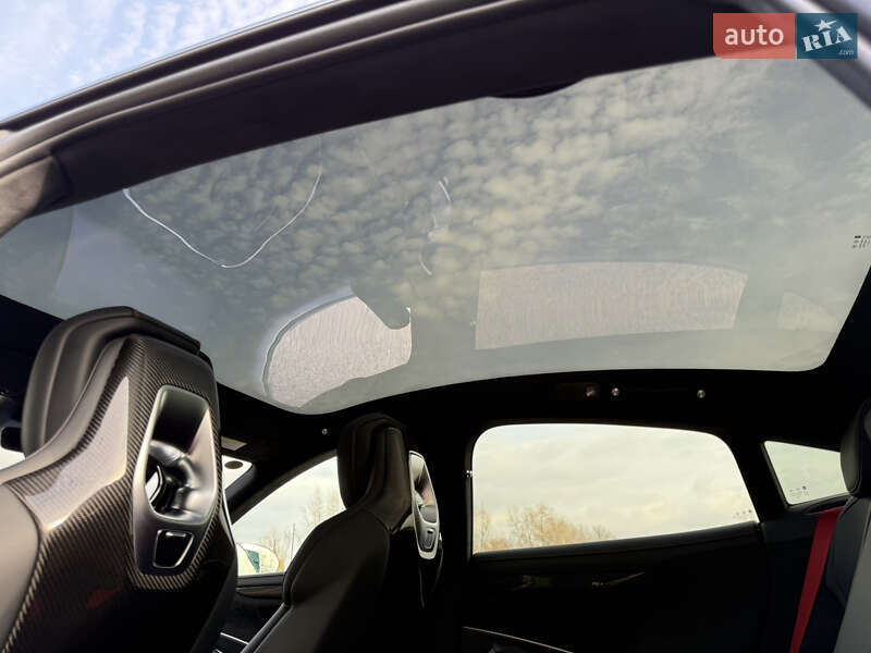 Седан Xiaomi SU7 Ultra 2025 в Дніпрі