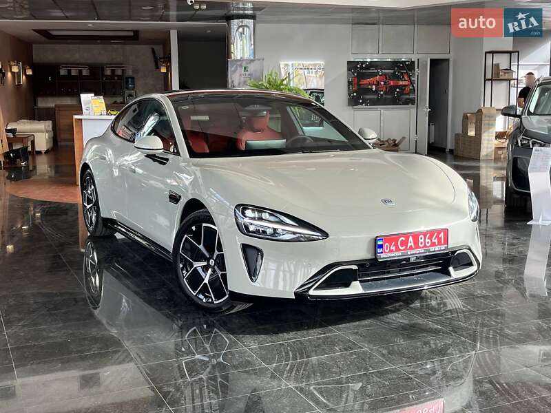 Седан Xiaomi SU7 2024 в Львове фото Седан Xiaomi SU7 2024 в Львове