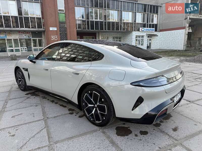 Седан Xiaomi SU7 2024 в Львове фото 24 Седан Xiaomi SU7 2024 в Львове