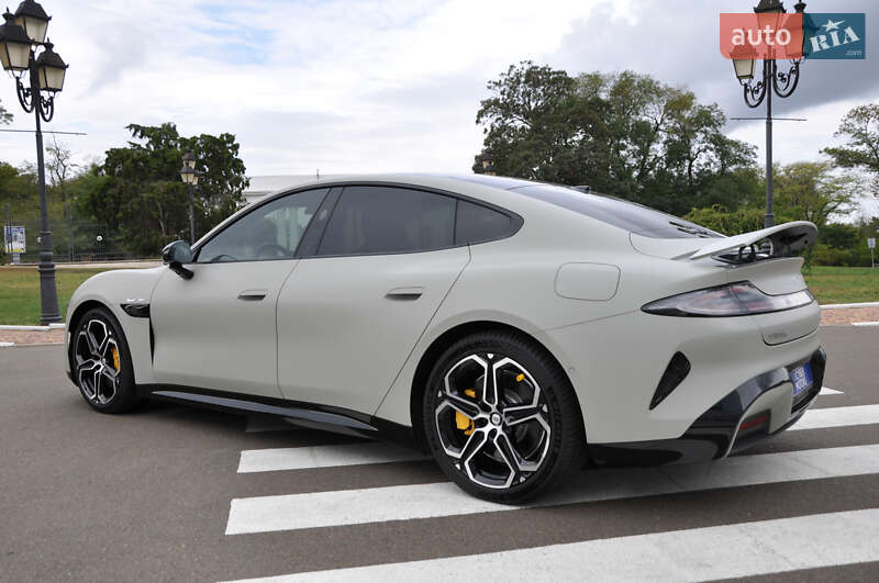 Седан Xiaomi SU7 2024 в Одессе