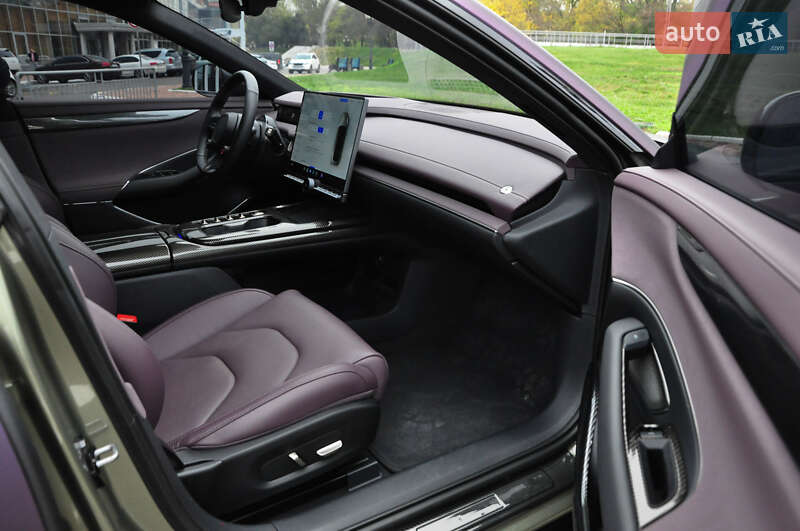 Седан Xiaomi SU7 2024 в Одессе