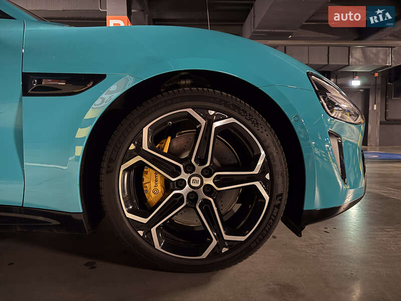 Седан Xiaomi SU7 2025 в Киеве