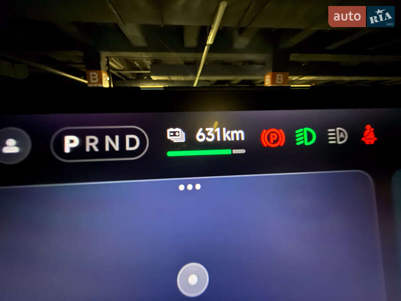 Седан Xiaomi SU7 2025 в Киеве