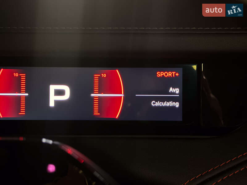 Седан Xiaomi SU7 2025 в Киеве