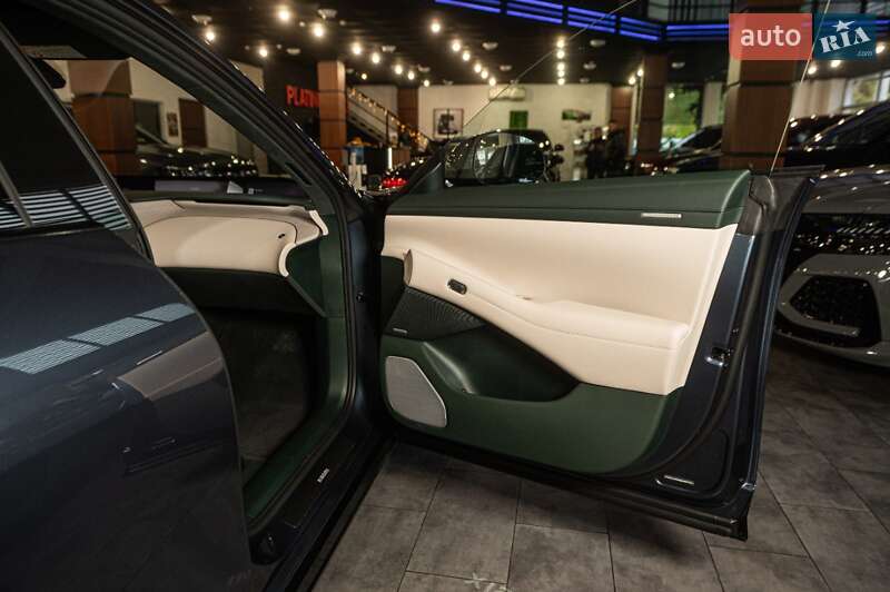 Внедорожник / Кроссовер Xiaomi YU7 2025 в Одессе