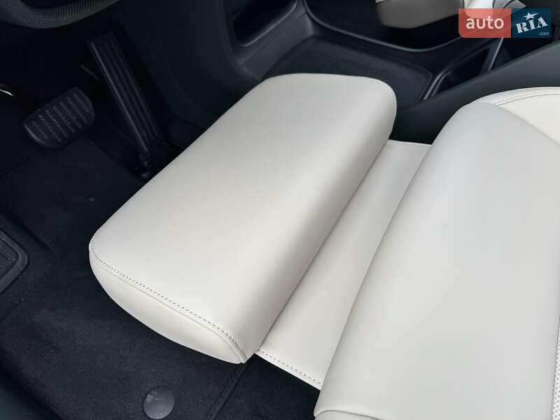 Внедорожник / Кроссовер Xiaomi YU7 2025 в Киеве